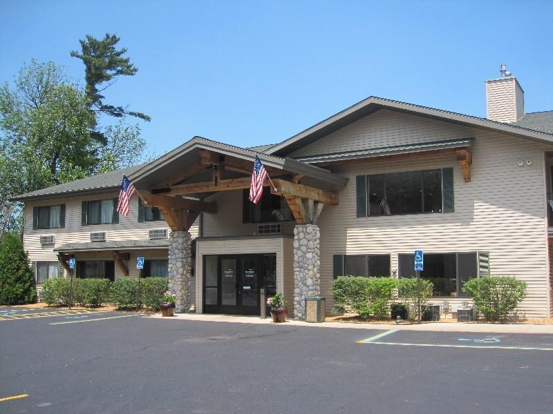 Beachfront Hotel Houghton Lake Exterior photo