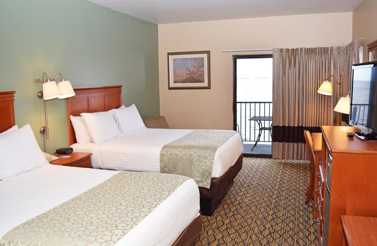 Beachfront Hotel Houghton Lake Exterior photo