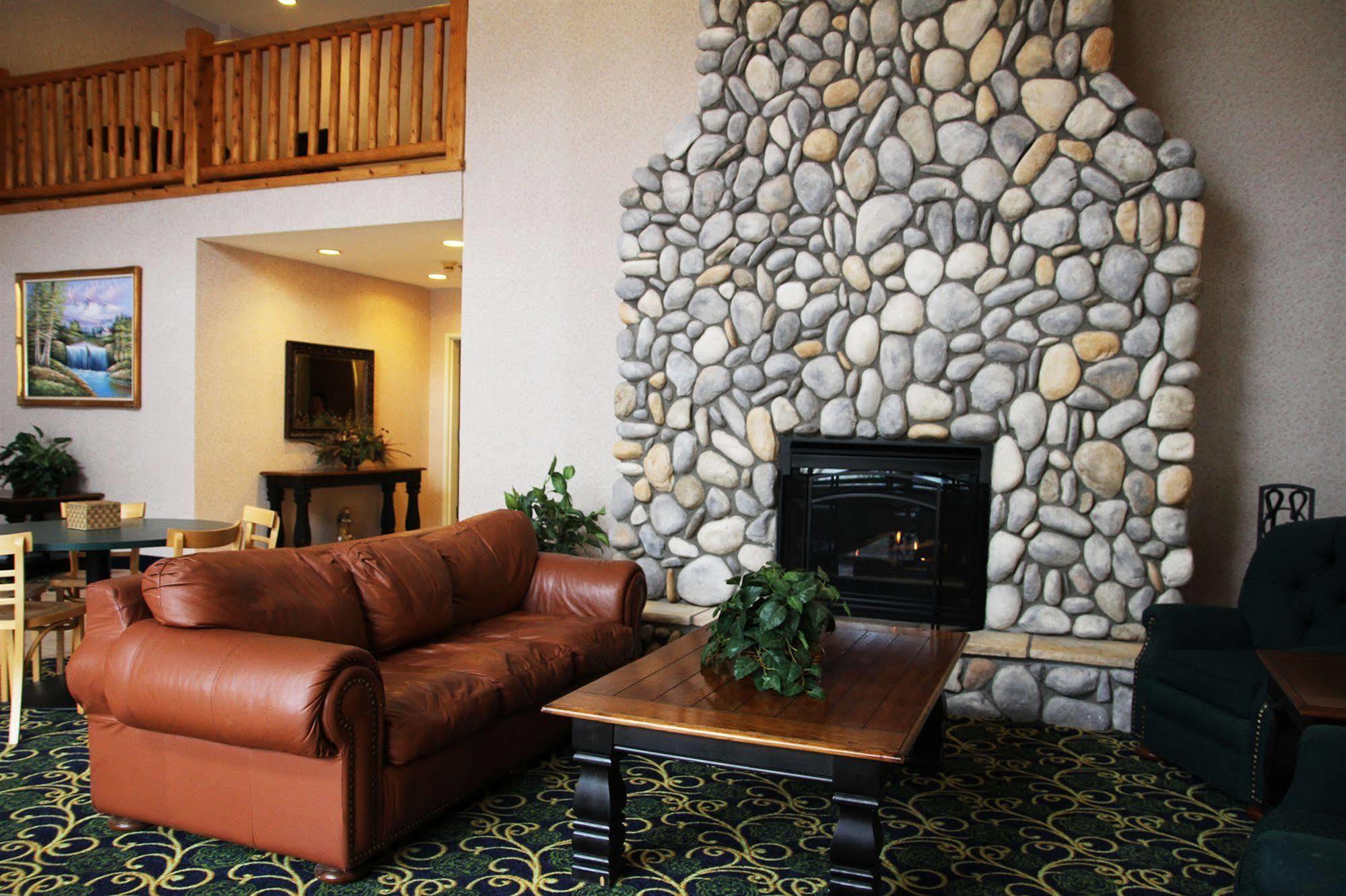 Beachfront Hotel Houghton Lake Exterior photo