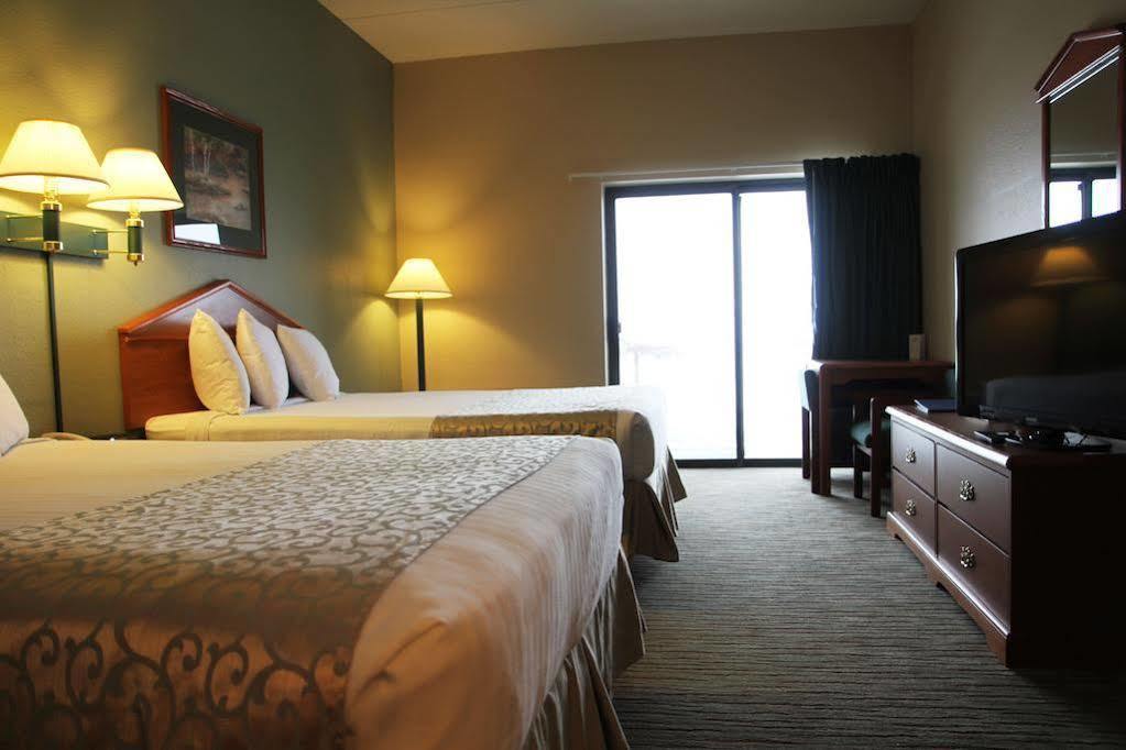 Beachfront Hotel Houghton Lake Exterior photo
